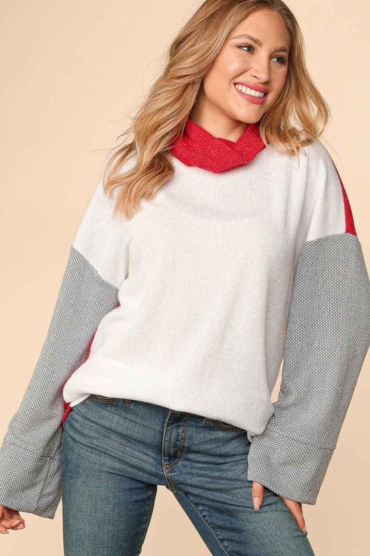 TWO TONE MIR TURLTE NECK BELL SLEEVE TOP