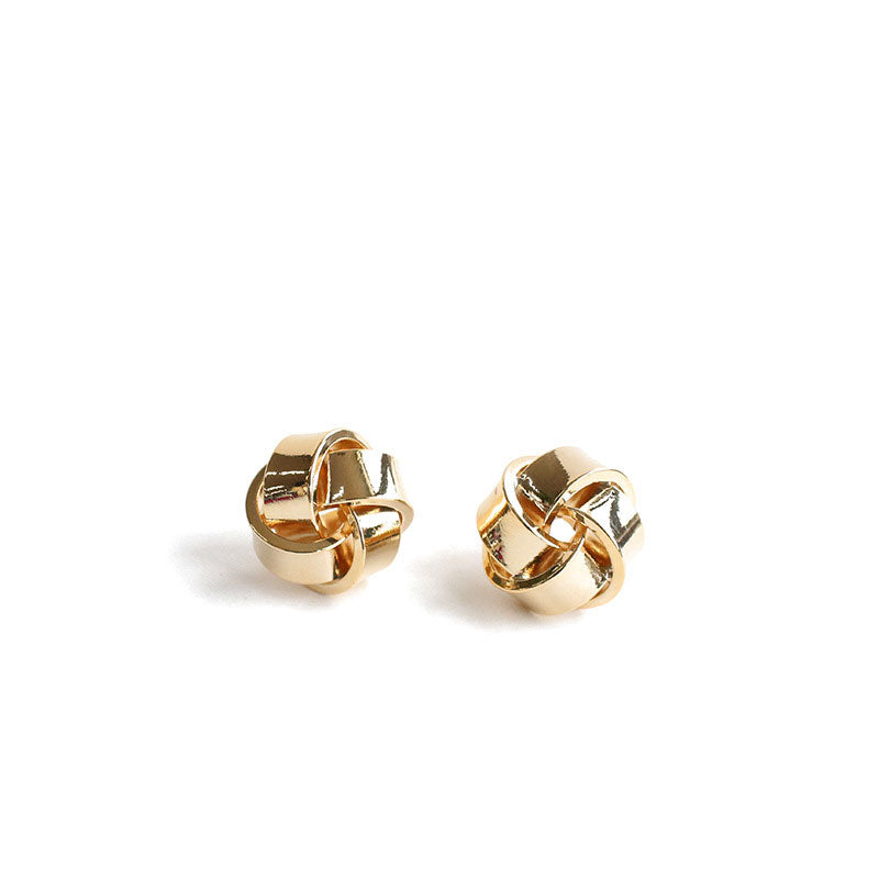 and America winding twisted earrings simple and compact design small incense big brand sense ins cold wind gold-plated silver earrings