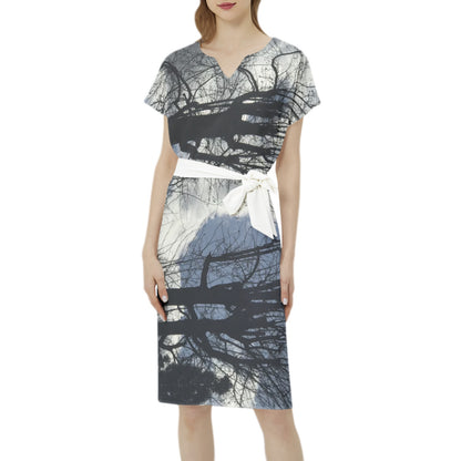 Sleeveless Notch Neck Casual Dress with Belt By Kalent Zaiz Chiffon, Fabric has slight stretch Batwing sleeve, Notched neck, Belt tie waist, Straight hem, Tunic, Casual dress This batwing sleeve midi dress is suitable for party, vacation, outdoor, traveling, festival, date, homecoming, office, picnic, shopping wear and so on Model is 5'8.9"/175cm(B:31.89"/81cm, W:23.62"/60cm, H:34.65"/88cm) and wearing a size Small; Designed to have a regular fit Machine Washable; Do Not Bleach
