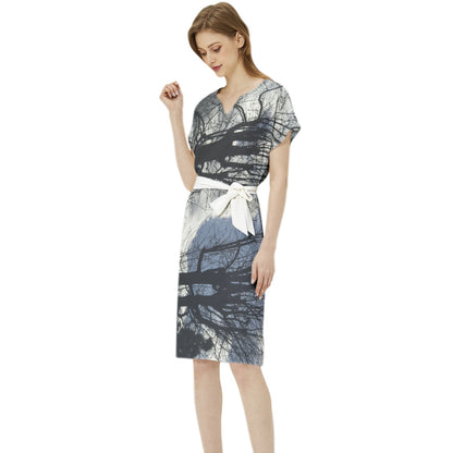 Sleeveless Notch Neck Casual Dress with Belt By Kalent Zaiz Chiffon, Fabric has slight stretch Batwing sleeve, Notched neck, Belt tie waist, Straight hem, Tunic, Casual dress This batwing sleeve midi dress is suitable for party, vacation, outdoor, traveling, festival, date, homecoming, office, picnic, shopping wear and so on Model is 5'8.9"/175cm(B:31.89"/81cm, W:23.62"/60cm, H:34.65"/88cm) and wearing a size Small; Designed to have a regular fit Machine Washable; Do Not Bleach